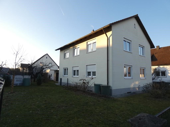 Bild: Vermietetes Zweifamilienhaus