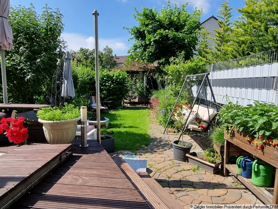 Bild: 01 Garten Gesamtansicht