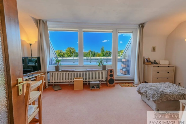 Bild: Blick auf den Balkon
