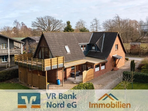 Bild: Gartenseite aus dem Haus