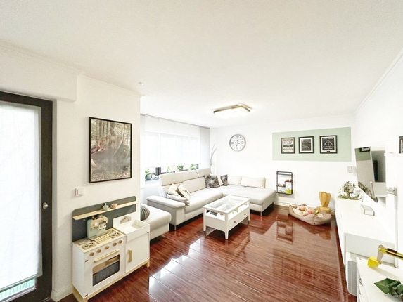 Bild: 25027 großes Wohnzimmer_