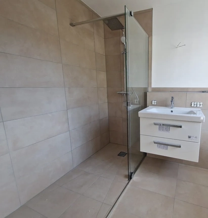 Bild: Badezimmer Bild 2 OG-Whg 3 Rhe