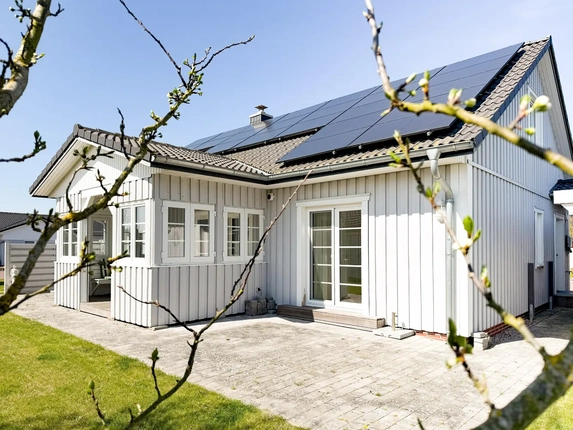Bild: Hausansicht | Gartenseite