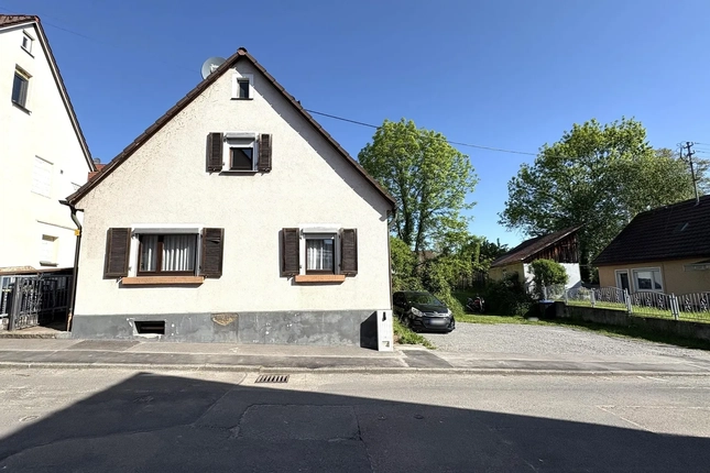 Bild: Hausansicht Straße