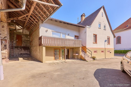Wohnhaus mit Scheune
