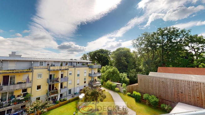 Bild: Terrasse zum Innenhof
