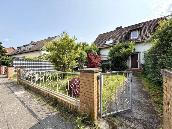 Bild: Eingang Straße