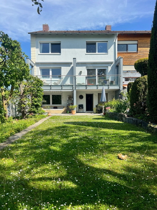 Bild: Hausansicht aus Garten