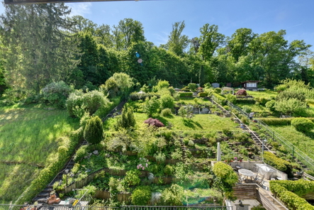 Bühnenblick, Garten am Wald