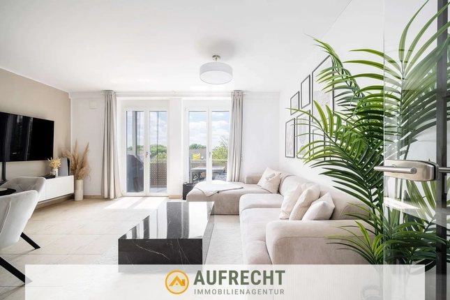 Bild: lichtdurchfluteter Wohn-/Essbe