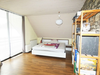 Schlafzimmer DG