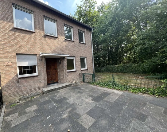 Bild: Hausansicht-Gartenzugang