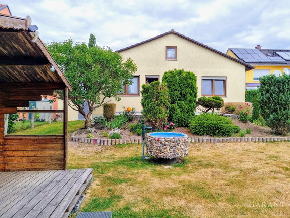 Bild: Südansicht mit Terrasse