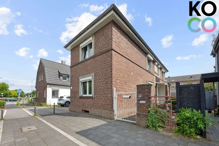 Hausansicht mit Eingang