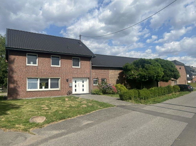 Straßenansicht Gesamtobjekt