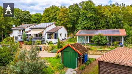 Wohn- und Poolhaus