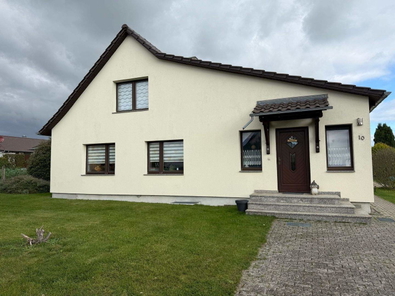 Einfamilienhaus mit Garten
