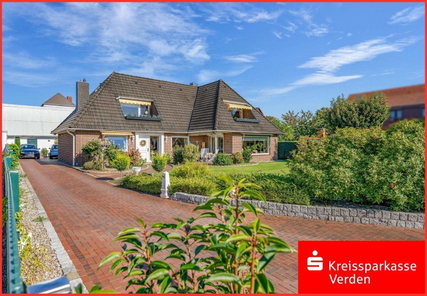 Zufahrt zum Haus, Garten und Eingang