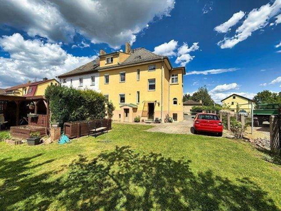 Außen mit Garten