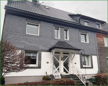 Hausfront seitlich links quer