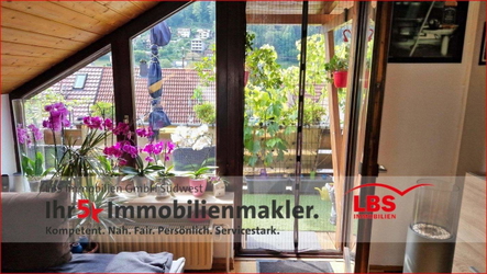 Wohnbereich und Balkon