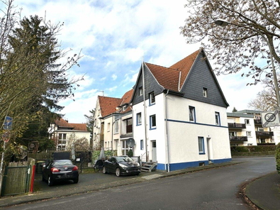Wohnhaus mit 3 Mieteinheiten und  PKW-Stellplätzen in Bad Honnef