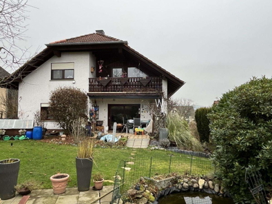 1-2 Familienhaus-hübschen Garten