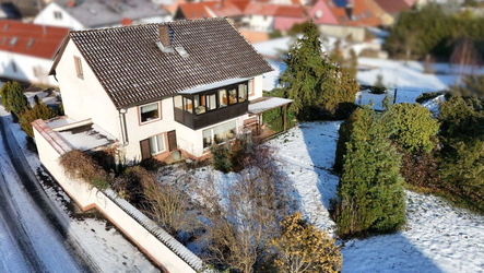 Grundstück mit Blick zum Haus