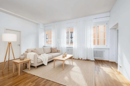 Wohnzimmer möbliert