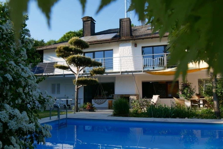 Garten mit Pool