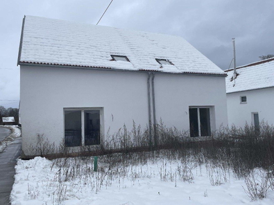 Ihr Zuhause? DHH links v. Foto