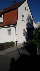 Hausansicht mit Haupteingang.jpeg