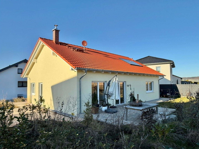 Ansicht mit Terrasse