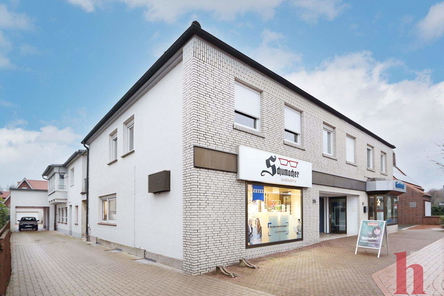 Wohn- und Geschäftshaus