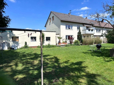 Garten - Blick zu den Häußern