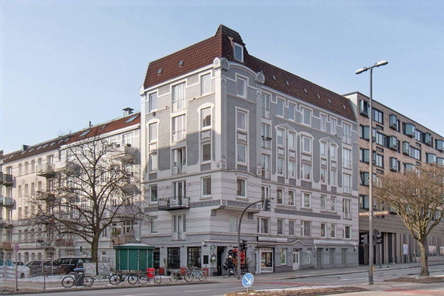 Elegantes Mehrfamilienhaus mit historischen Details