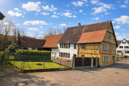 Straßenansicht