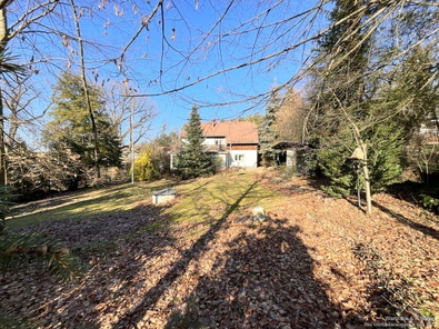 seitlicher Blick auf das Haus