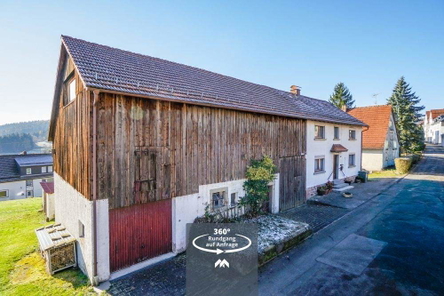 Wohnhaus mit Scheune