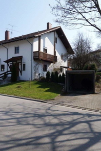 Ansicht mit Garage.JPG