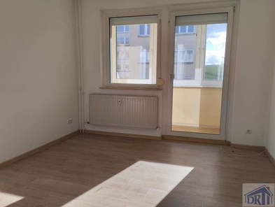 Wohnzimmer mit Balkon