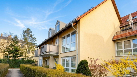 gepflegtes Gebäude in 2.Reihe