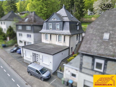 Einfamilienhaus mit Einliegerwohnung