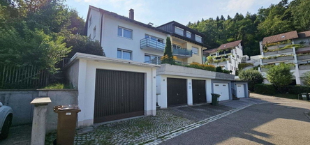 Ostansicht mit den 3 Garagen.jpg
