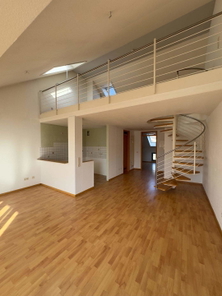 Wohnzimmer mit Küche