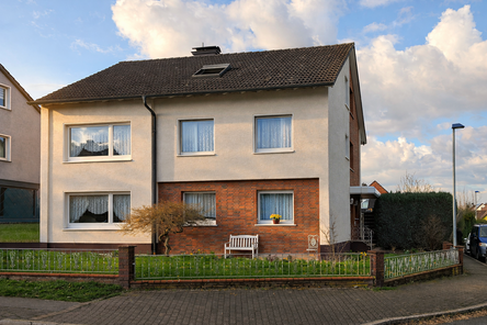Ansicht Straßenseite / Eckgrundstück
