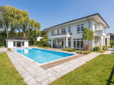 Gartenansicht mit Pool - v2