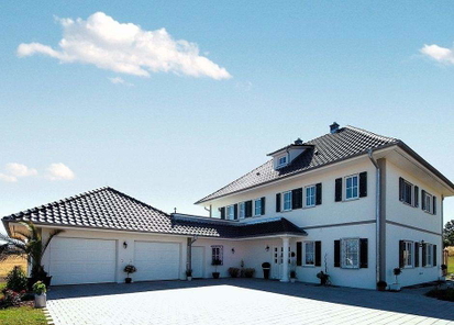 Villa mit Zeltdach.jpg