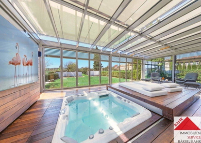 Wintergarten mit Whirlpool