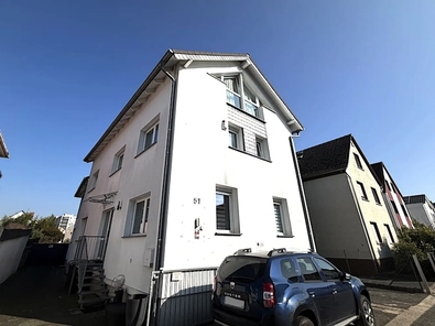 Blick zum Wohn- u Geschäftshau
